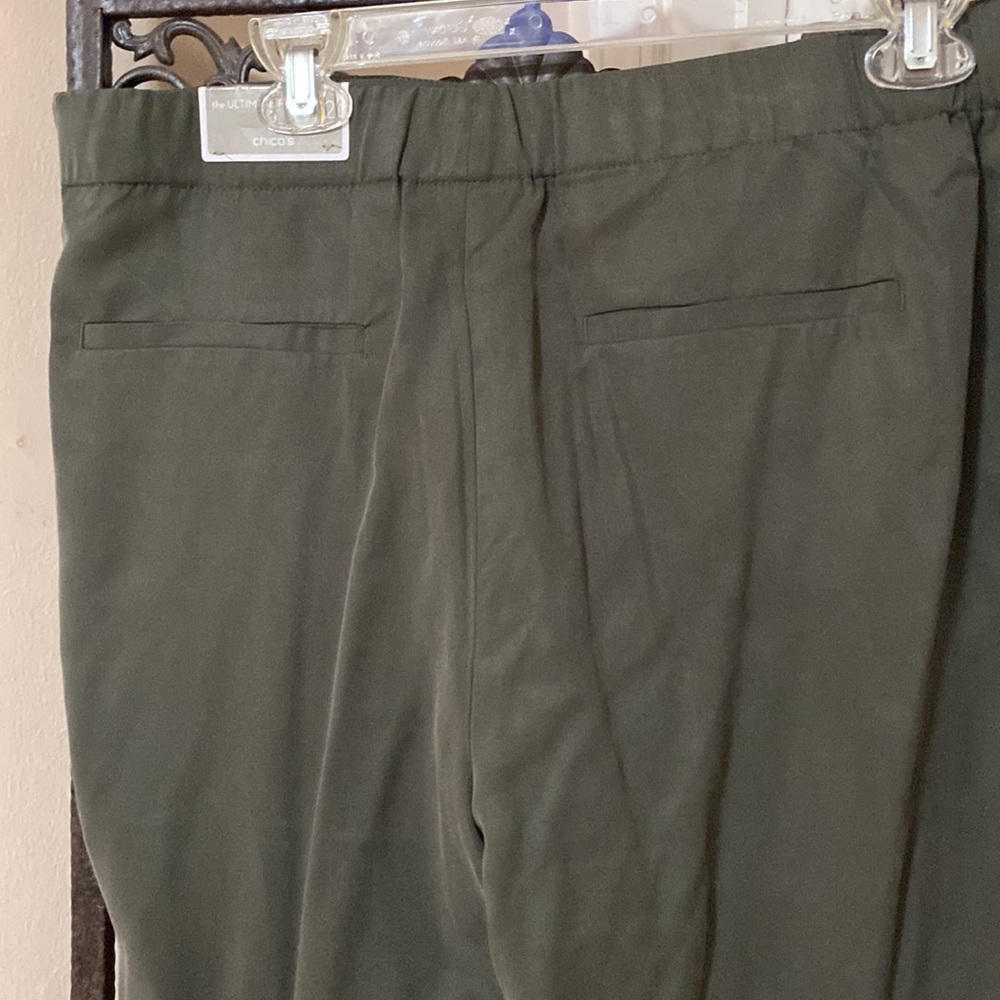 NWT Chico's Capris Size 2P/petite large - Picture 3 of 5